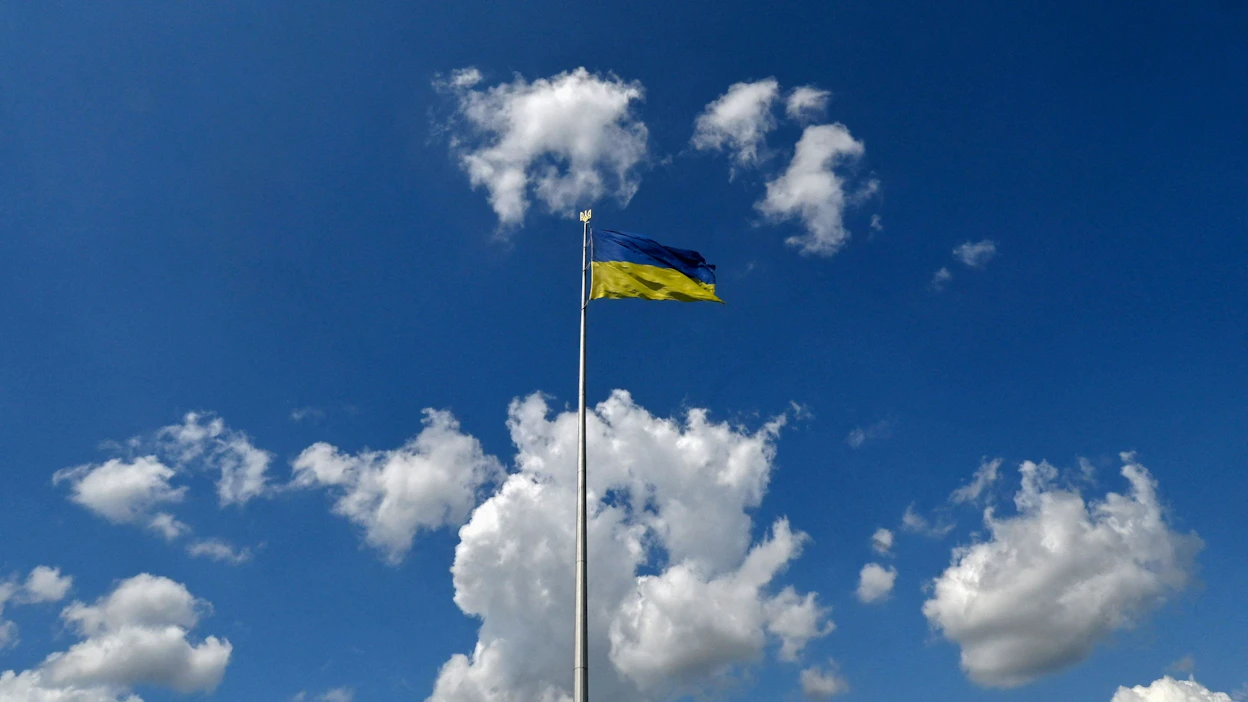Kiovan pääkatu on itsenäisyyspäivän alla osin suljettu, sillä kadulle on saavutettujen voittojen merkiksi asetettu esille Venäjän taisteluissa tuhoutunutta sotakalustoa.
