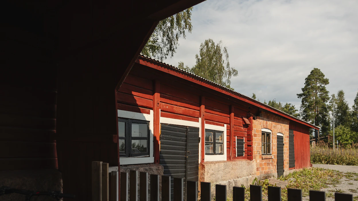 Kaikilla rakenteilla ja materiaaleilla on oma elinkaarensa. Ainoastaan runko ja perustus voivat kestää yli 50 vuotta.