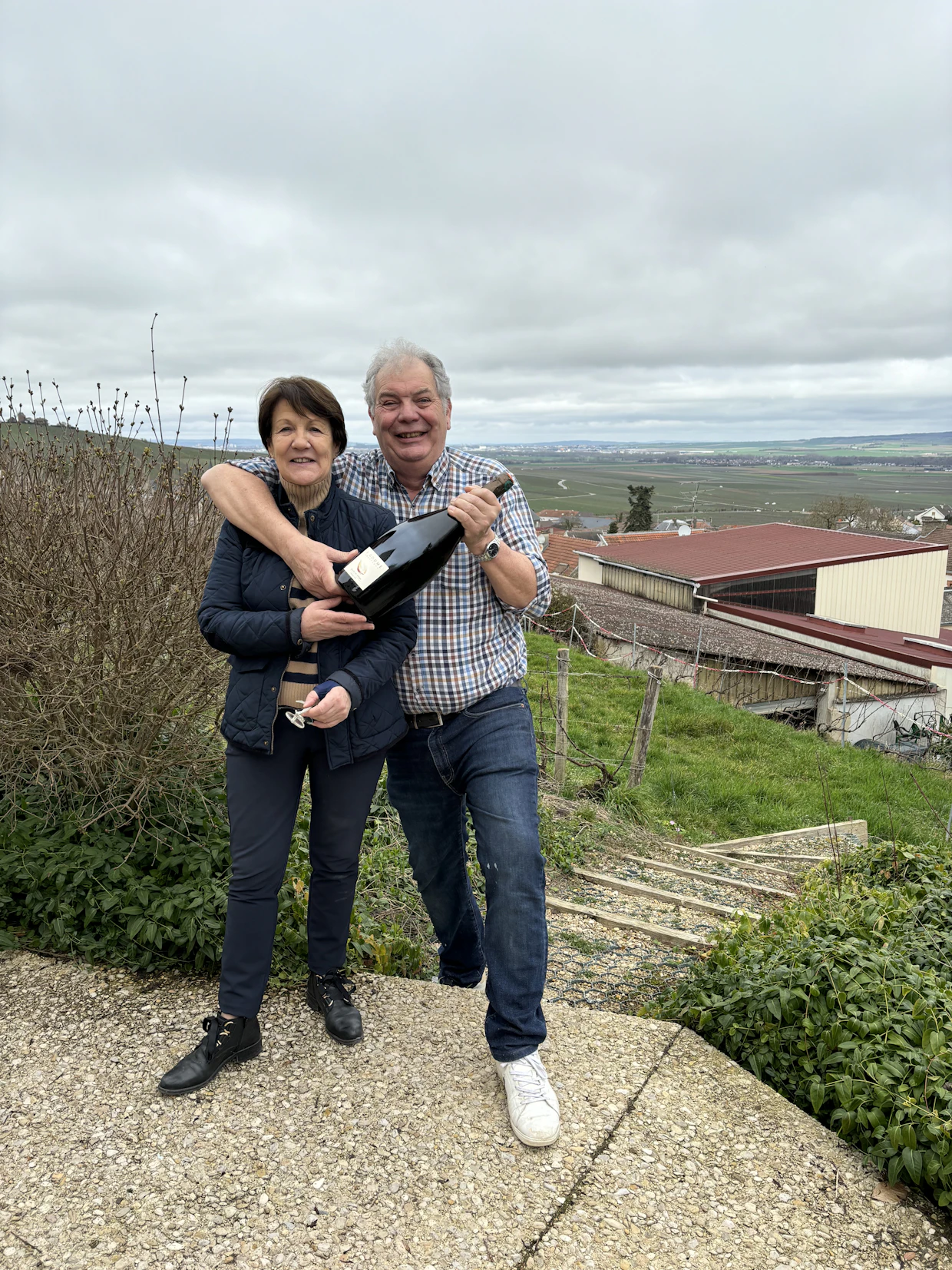 Sabine Godmé ja Jean-Marie Guillaume viljelevät ja valmistavat viiniä Champagnen alueella.