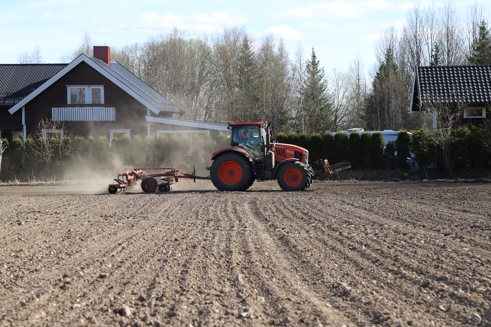Kubota M7-174 KVT -traktori on neljännen sukupolven M7-malli.