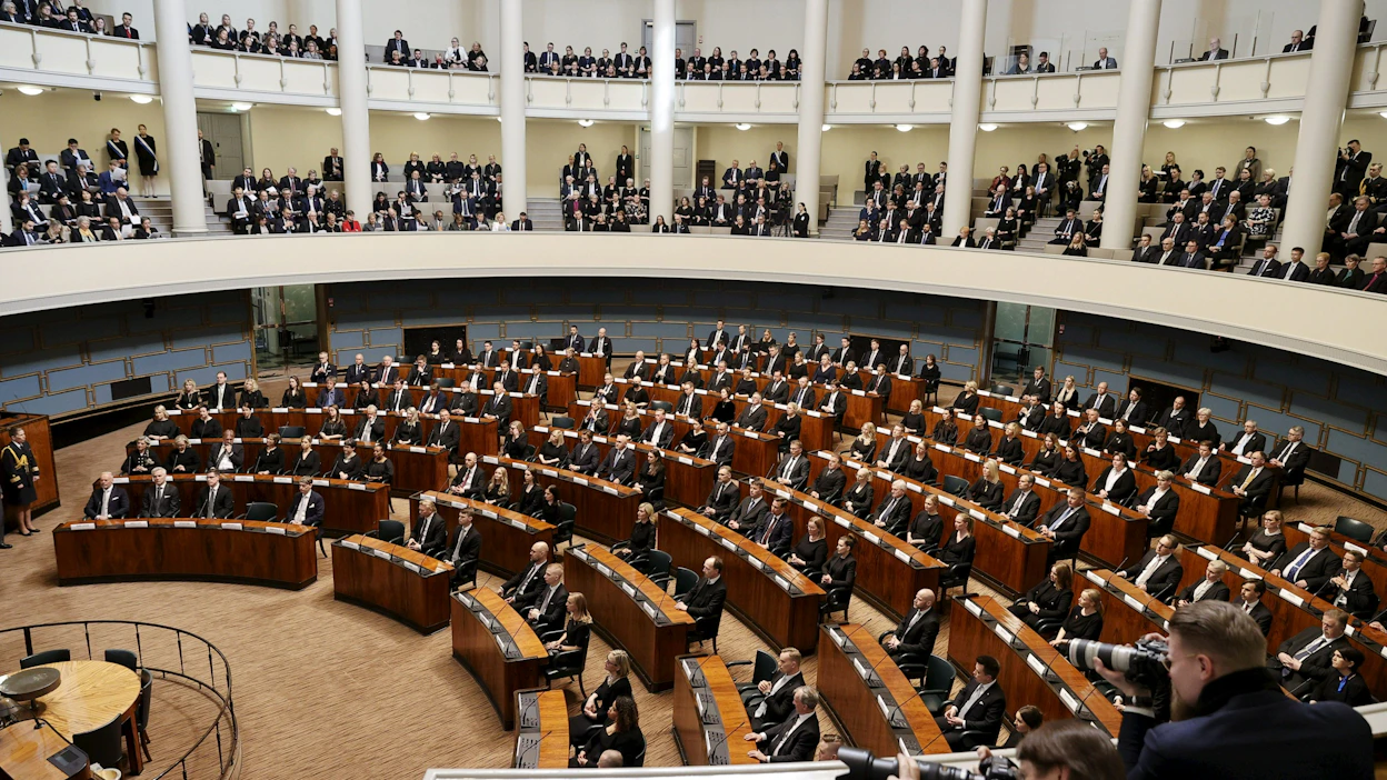 Vuoden 2022 tilinpäätöksen mukaan eduskunnan menot olivat 129,7 miljoonaa euroa vuodessa. LEHTIKUVA / ANTTI HÄMÄLÄINEN .