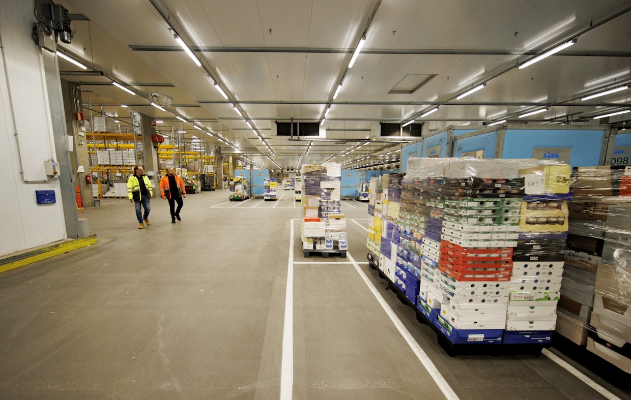 Lidlin jakelukeskus Laukaassa on huomattava työllistäjä 250 työpaikallaan.