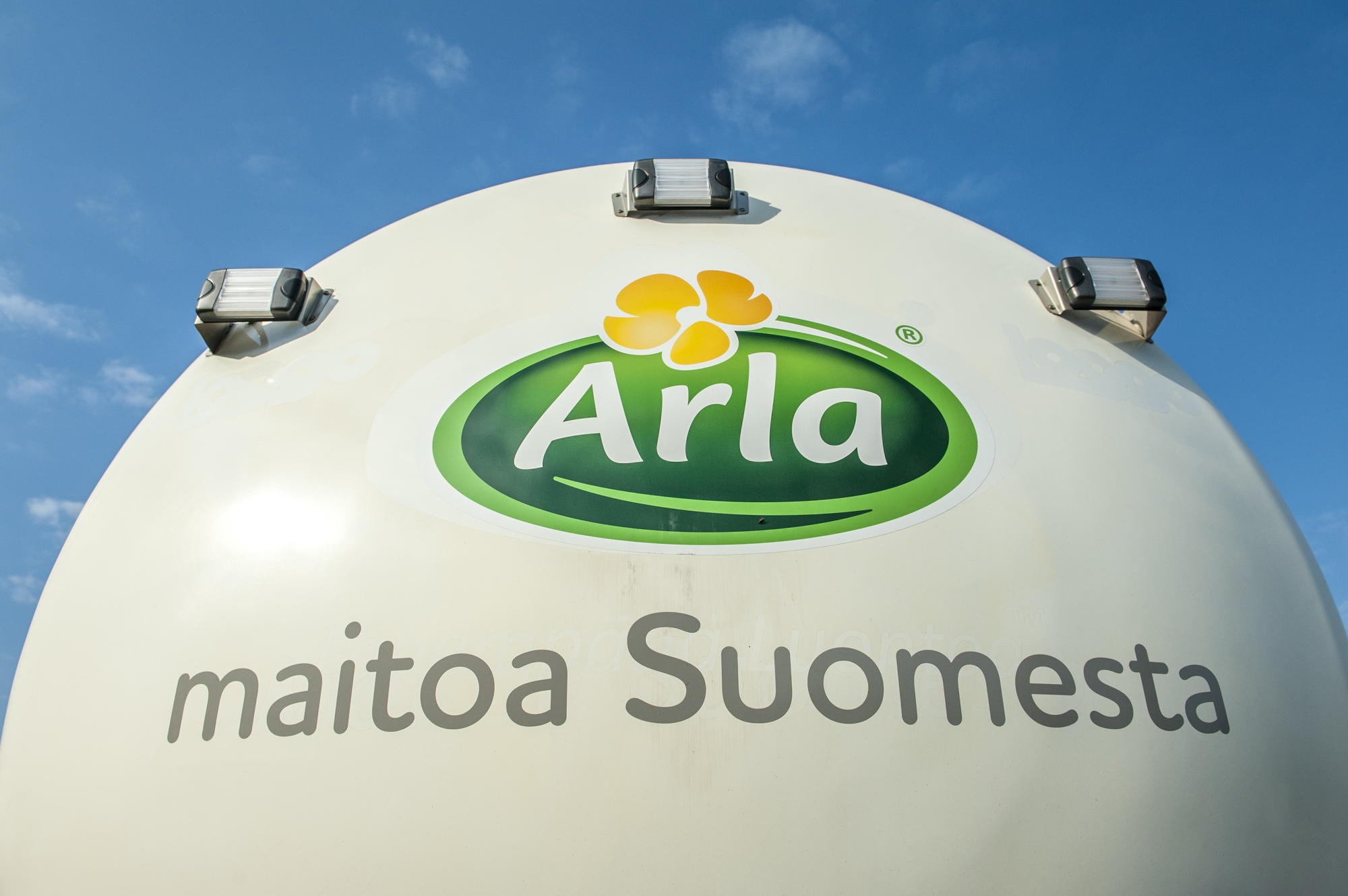 Arla Suomella on 350 maidontuottajaa ja ne toimittavat yhtiön meijereihin vuodessa noin 200 miljoonaa litraa. 