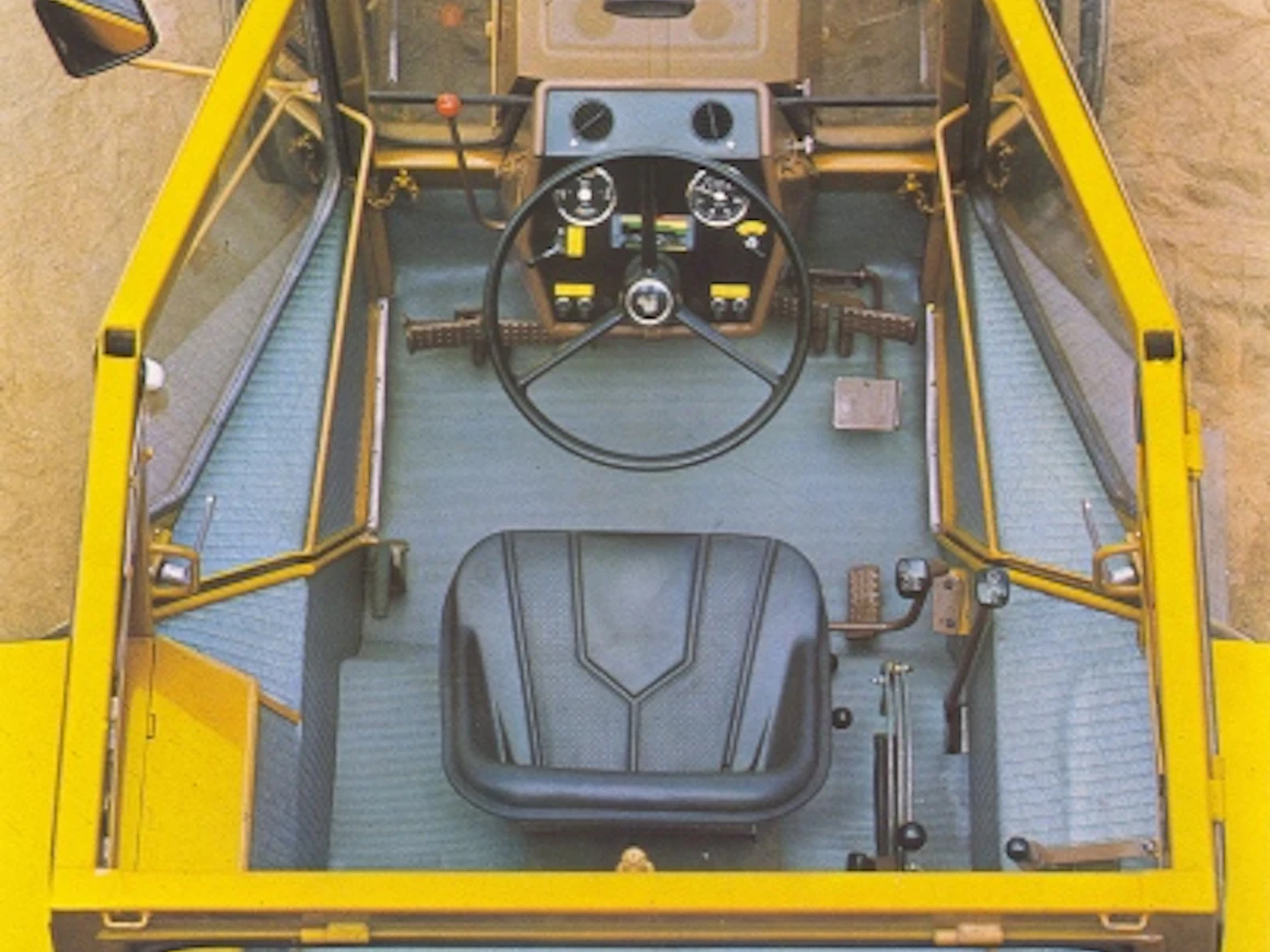 78Valmet502ohjaamo