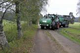 Etusäiliö tuo lisää kapasiteettia, mutta myös hankaloittaa ja helpottaa hieman liikkumista. Etenkin pitää olla tarkkana tultaessa isommalle tielle, kun säiliö on pitkällä edessä. Pyöreä säiliö ei juurikaan rajoita kuljettajan näkökenttää. Etusäiliössä on kamerat kulmassa, jolloin yhdistelmällä on turvallisempi tulla tien risteykseen. 