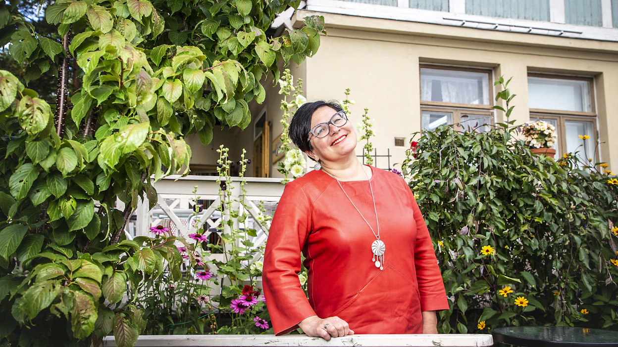 ”Saatamme suositella ystävälle italialaista viiniä, mutta miksi emme tekisi samaa paikallisesta ruuasta ja juomasta”, Sari Kaasinen ihmettelee.