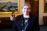 Annika Saarikko pitää Purran kosiskeluja kummallisina.