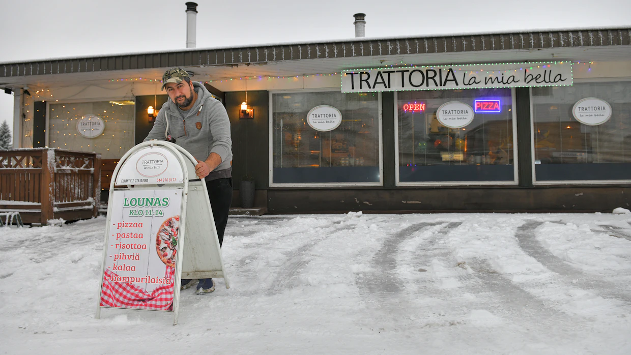 Marraskuun tulva tuhosi Ninno Zanganan ravintolan Trattoria La Mia Bellan kellarikerroksesta yli 40 000 euron edestä tavaraa. Ystävien ja asiakkaiden avustuksella Zangana sai avattua ravintolan uudelleen alle kaksi viikkoa täystuhon jälkeen.