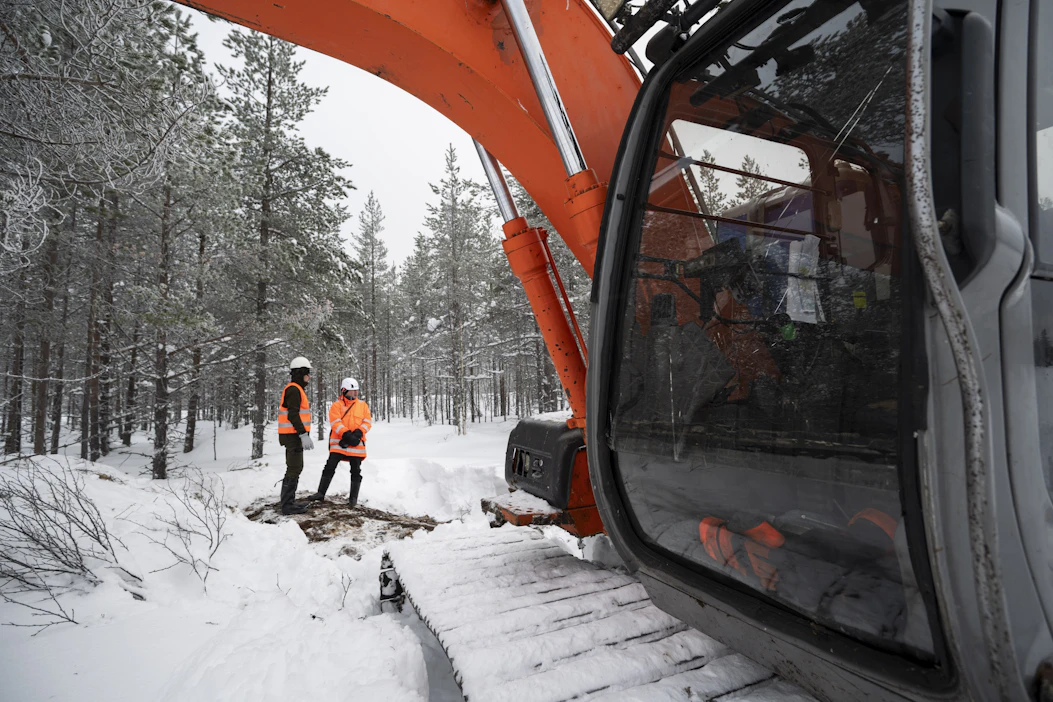 Metsähallituksella on pitkä kokemus siitä, että suoluonnon tilaa voidaan parantaa tukkimalla ojia.