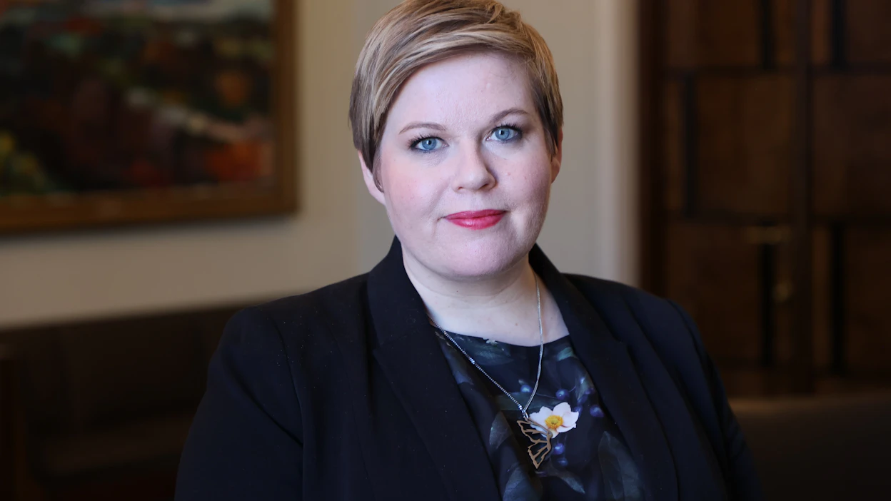 Annika Saarikon mielestä maatalouden pitää saada tulonsa markkinoilta. Hän ottaisi käyttöön tuotantopanosten hintamuutoksiin reagoivan tuottajahintaindeksin.