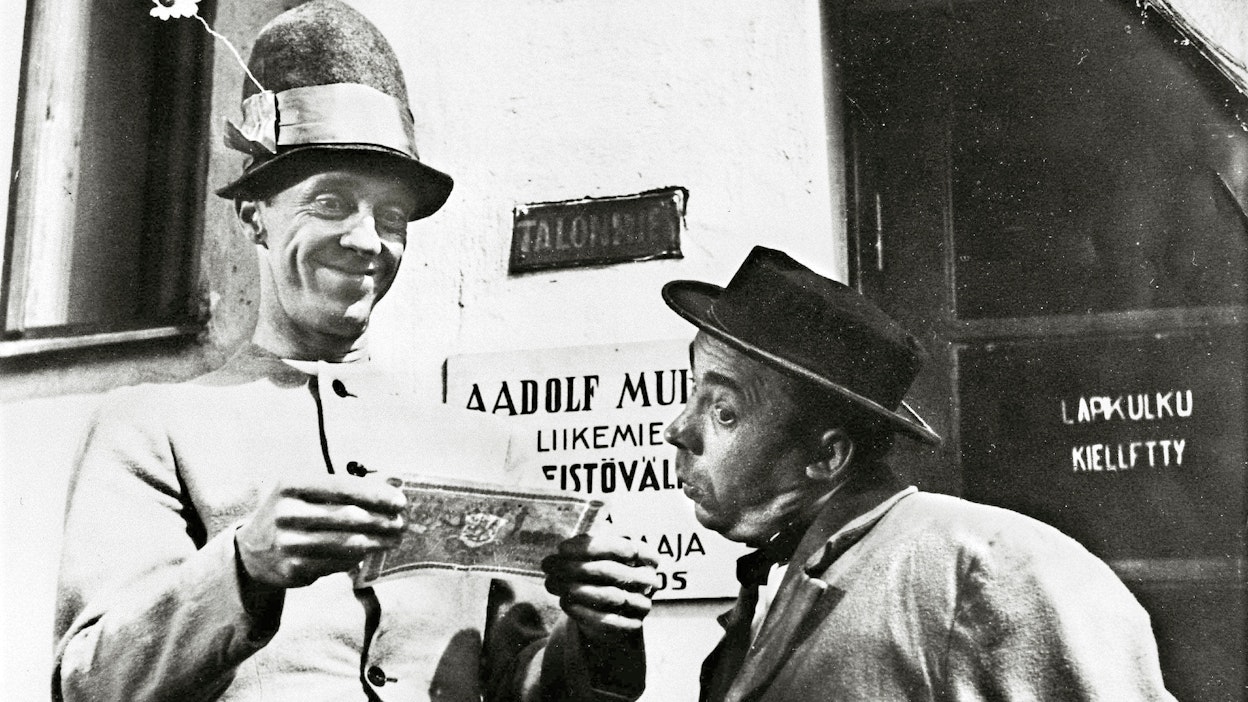 Esa Pakarinen Pekkana ja Masa Niemi Pätkänä.