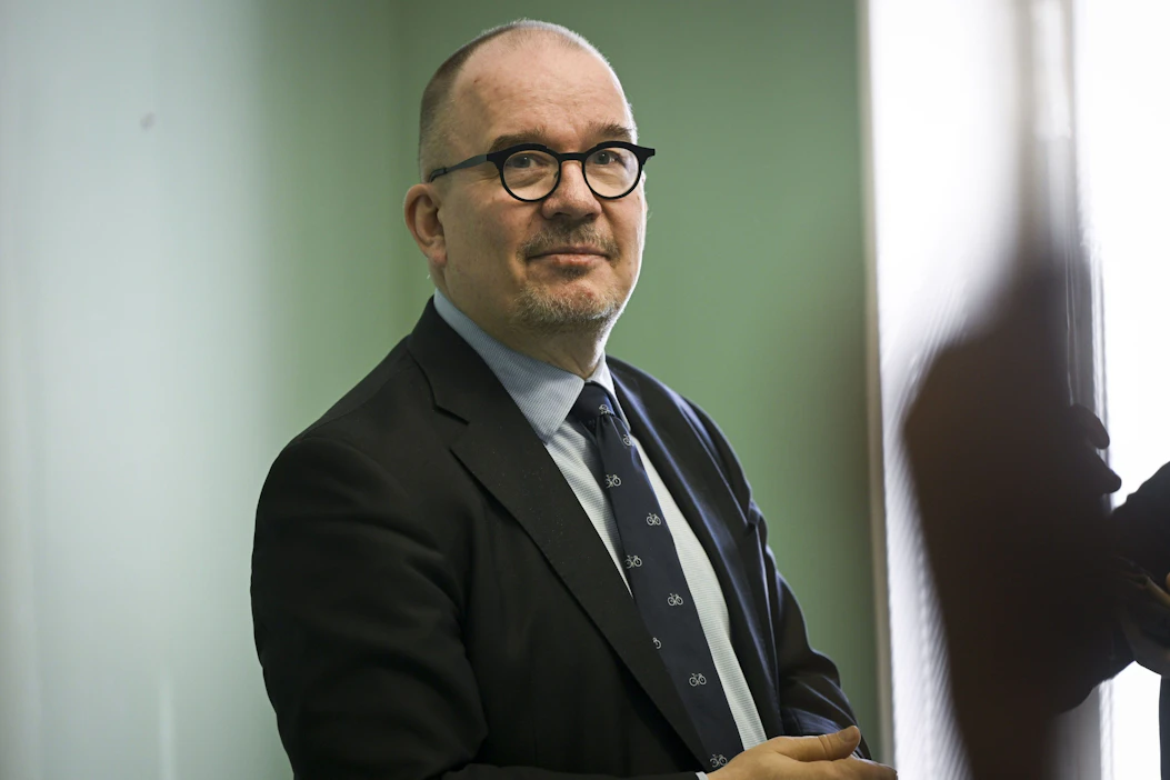 Eduskunnan pääsihteerin virkaa tavoittelee muun muassa suojelupoliisin päällikkö Antti Pelttari. LEHTIKUVA / RONI REKOMAA.