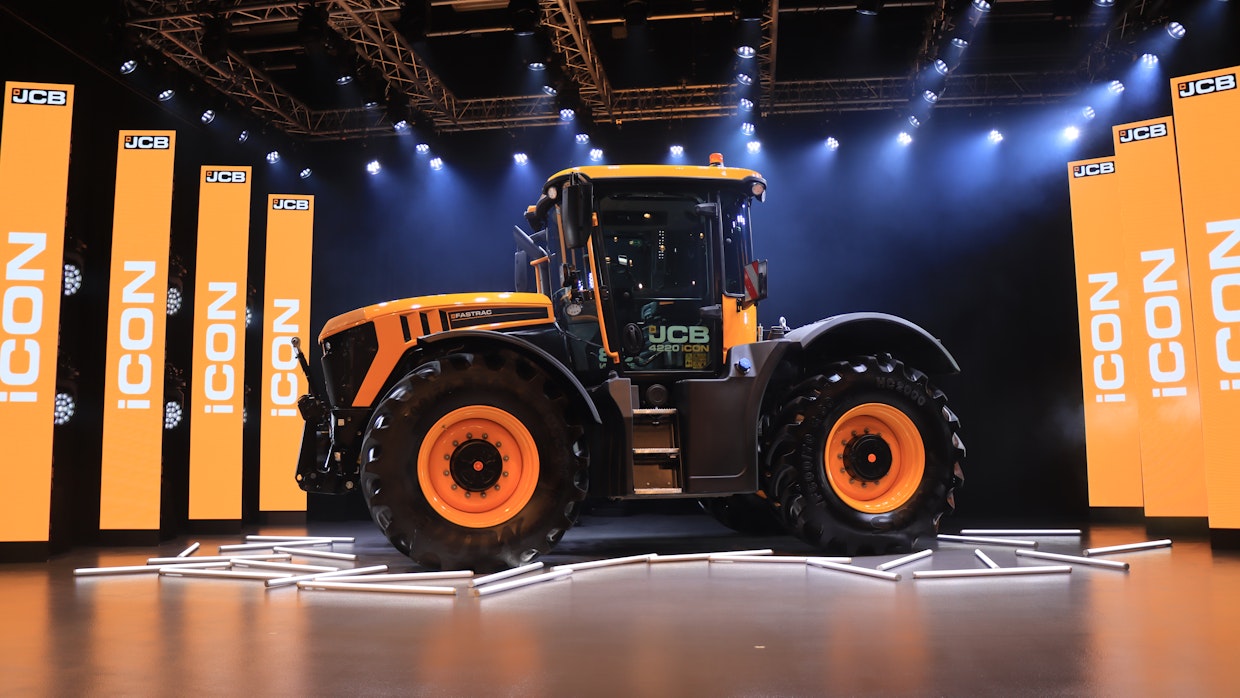 Sustainable Toty 2023 -palkinto annettiin JCB Fastrac 4220 iCON -traktorille.