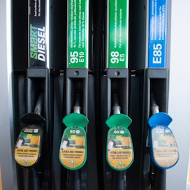 Tuoreimpien tilastojen perusteella Suomi on yhä Euroopan kärkikahinoissa bensiinin hinnassa.