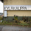 Kuvan kyläkauppa ei liity savolaiseen, ovensa nyt sulkevaan kauppaan.