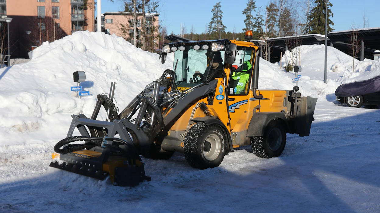 Peruskoneen nostokyvyn pitäisi olla vähintään 600 kiloa. Roottorin leveys on 1 350 mm.