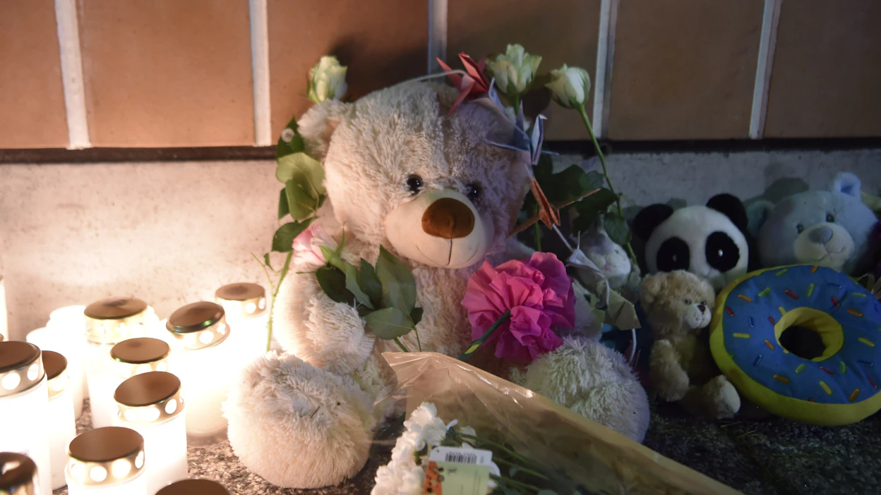 Vantaan Hakunilan sunnuntaisen huoneistopalon asetelmassa on paljon samaa kuin joulukuussa 2016 Helsingin Vuosaaressa syttyneessä tulipalossa. LEHTIKUVA / Kimmo Penttinen.