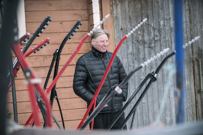 Tapio Perttunen tuo Orimattilassa sijaitsevasta tallistaan Teivoon kuusi suojattiaan. Kaikilla on lähdöissään vähintäänkin kohtalainen sauma menestyä.