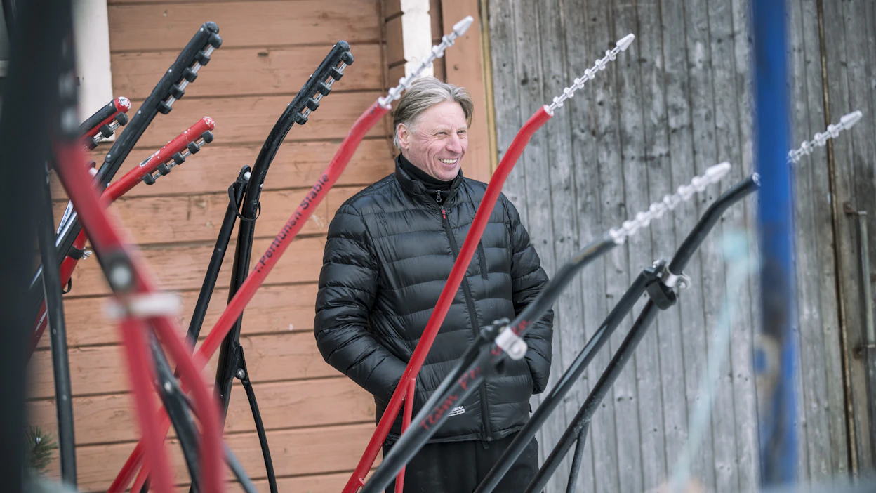 Tapio Perttunen tuo Orimattilassa sijaitsevasta tallistaan Teivoon kuusi suojattiaan. Kaikilla on lähdöissään vähintäänkin kohtalainen sauma menestyä.