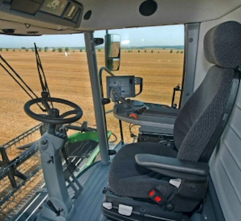 12Fendt6335Cohjaamo