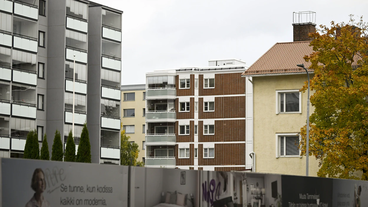 Tilastokeskuksen ennakkotietojen perusteella vanhojen osakeasuntojen hinnat laskivat koko maassa viime vuonna 5,2 prosenttia ja pääkaupunkiseudulla 7,1 prosenttia vuoden takaisesta. Kuvituskuva. LEHTIKUVA / Emmi Korhonen.