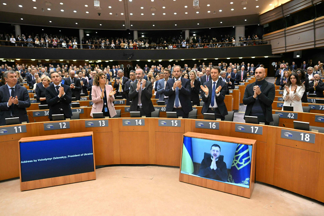 Ukrainan presidentti Volodymyr Zelenskyi puhui tänään etäyhteydellä EU:n parlamentissa.