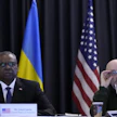 Yhdysvaltain puolustusministeri Lloyd Austin pyrki perjantaina Saksan Ramsteinissa vakuuttamaan ukrainalaiselle virkaveljelleen Oleksi Reznikoville, että Washington uskoo edelleen Ukrainan kykyyn torjua Venäjän hyökkäys.