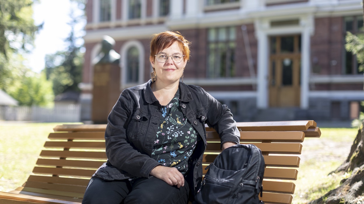 Tamperelainen Liisa Huhta on työskennellyt lähes 13 vuotta lukion opinto-ohjaajana. Hän on myös kahden nuoren äiti.