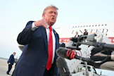 Yhdysvaltain presidentti Donald Trump sanoi, että viimeisimmät iskut tehtiin viime päivinä kuolleiden yhdysvaltalaisten sotilaiden kunniaksi. AFP/LEHTIKUVA. 