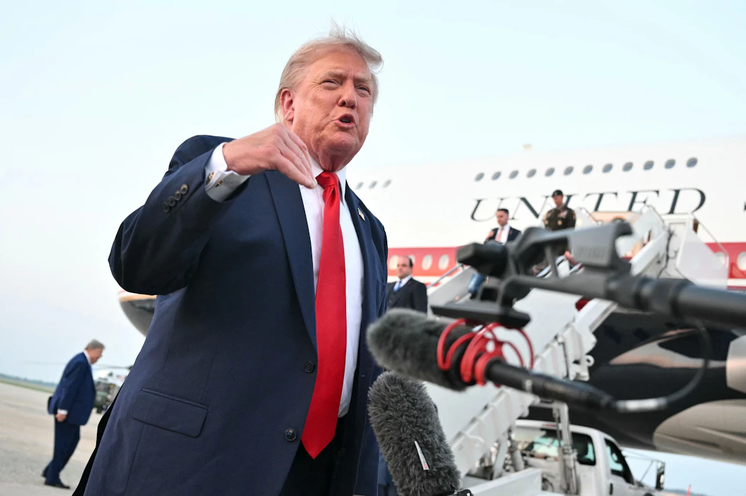 Yhdysvaltain presidentti Donald Trump sanoi, että viimeisimmät iskut tehtiin viime päivinä kuolleiden yhdysvaltalaisten sotilaiden kunniaksi. AFP/LEHTIKUVA.