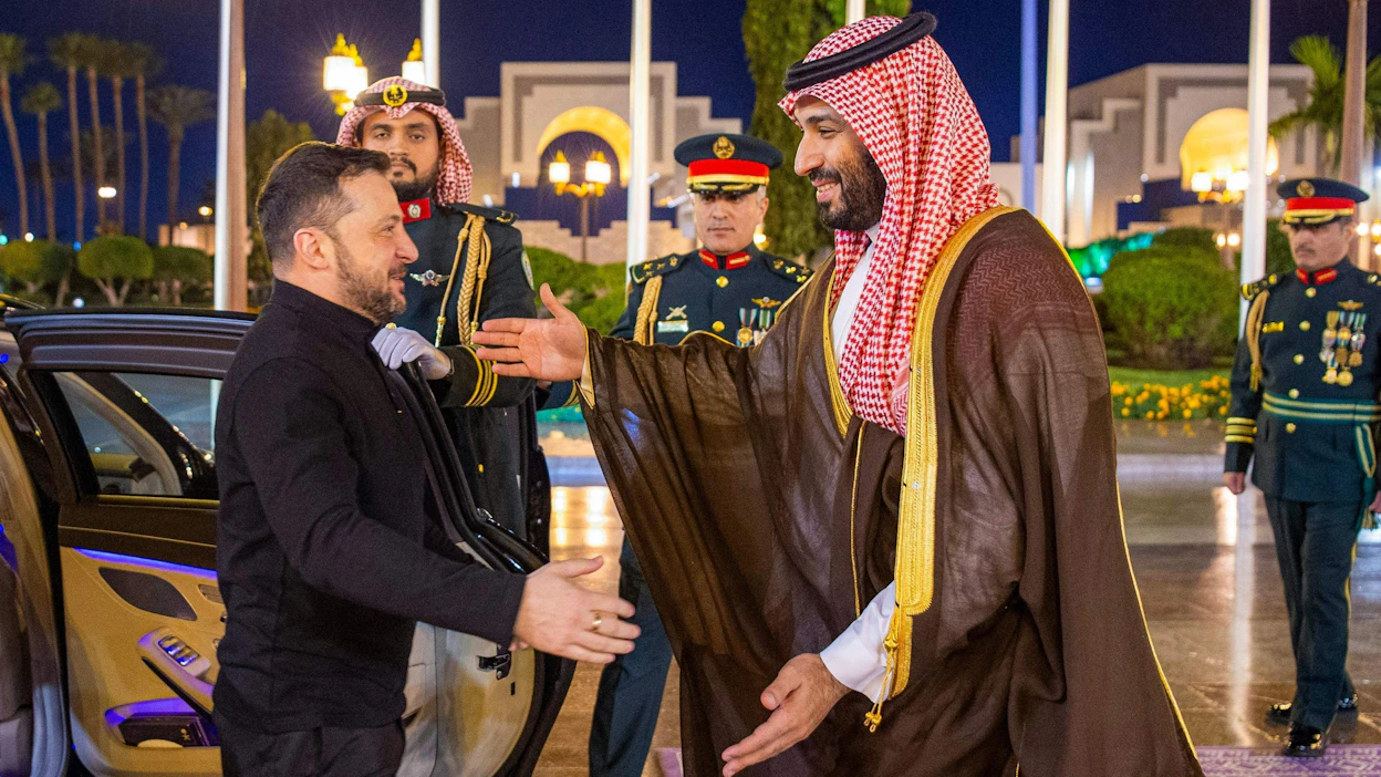 Ukrainan presidentti Volodymyr Zelenskyi on matkustanut Saudi-Arabiaan, mutta hänen ei ole määrä osallistua itse neuvotteluihin.