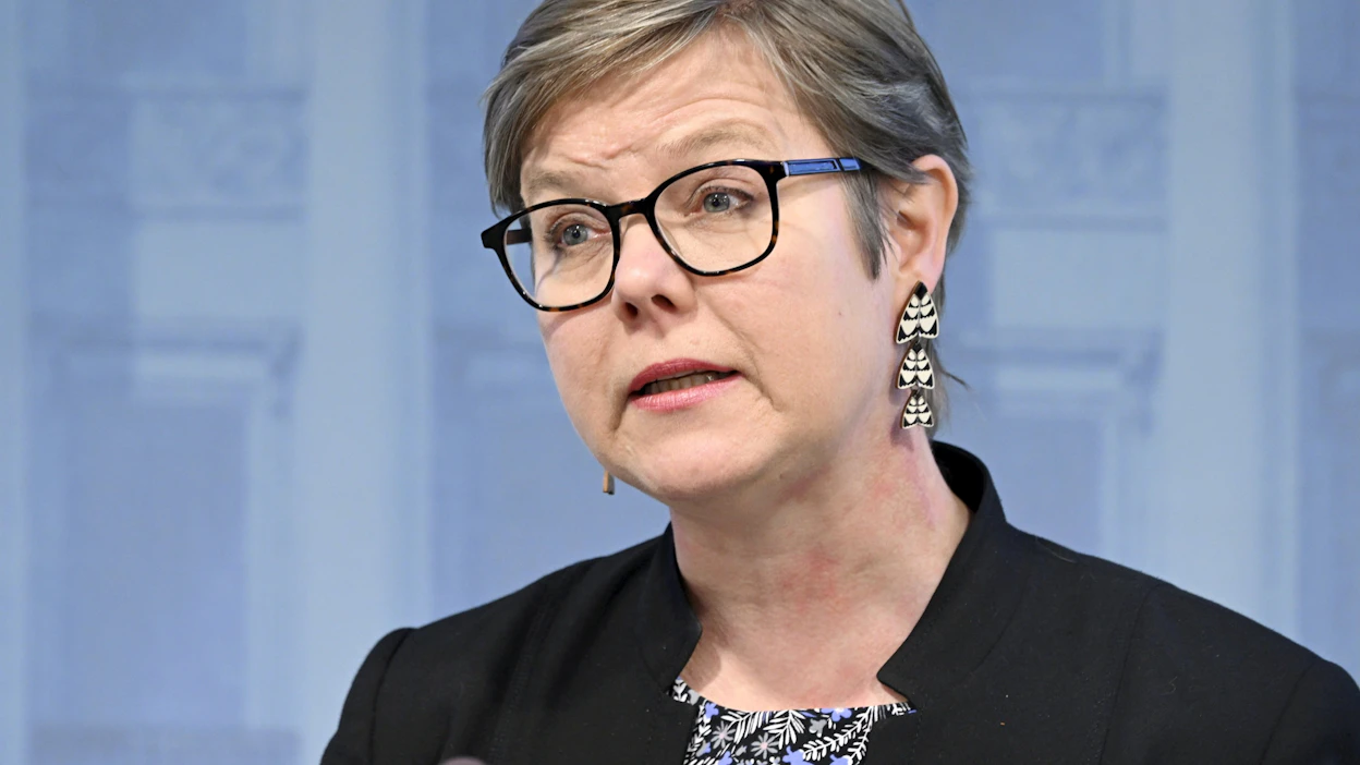 Sisäministeri Krista Mikkonen (vihr.) kertoi, että Suomeen varastoidaan EU:n pelastus- ja lääkintämateriaalia kriisitilanteiden ja suuronnettomuuksien varalle.