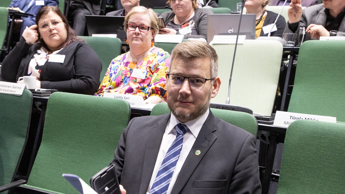 Valtuuskunnan puheenjojtajina jatkavat seuraavankin vuoden Eerikki Viljanen, Sanna Hämäläinen (vas.) ja Sari Lantta.
