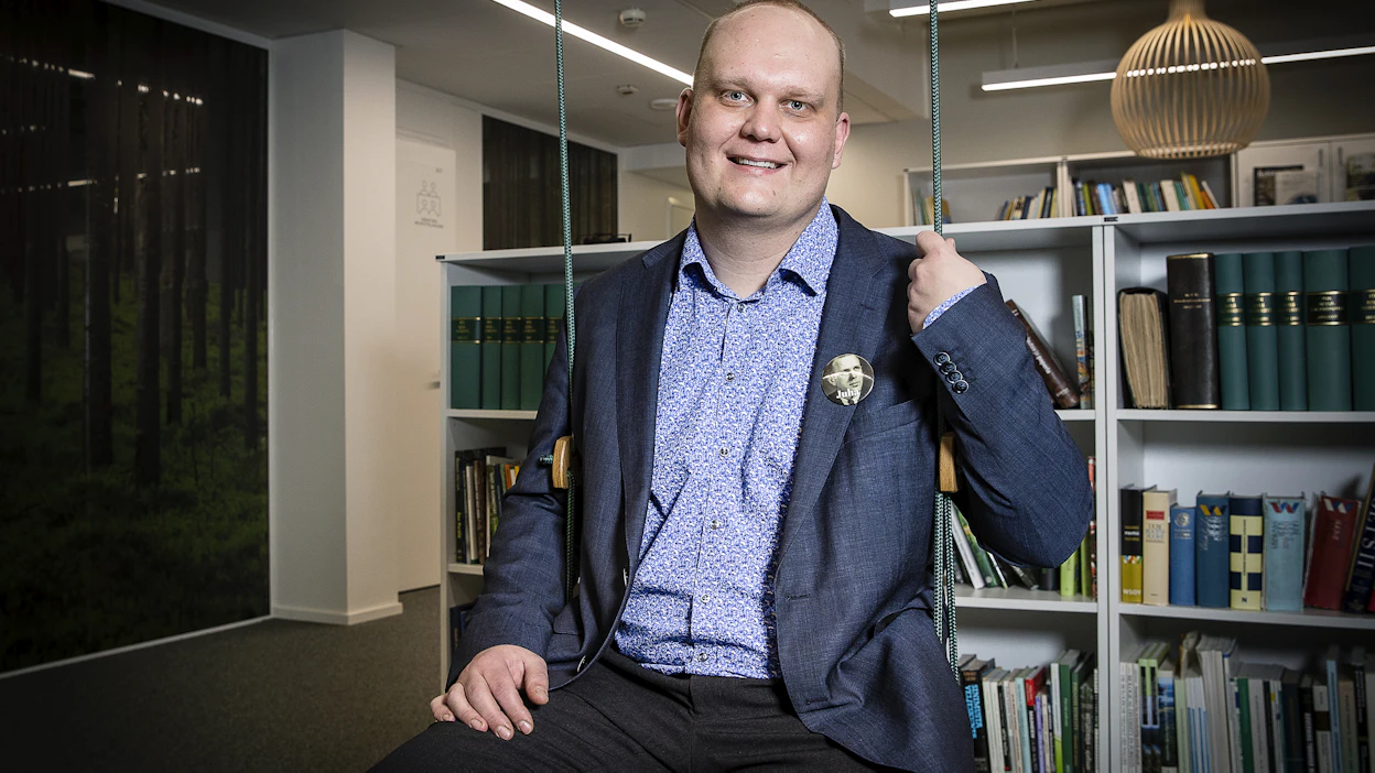 Juha Sarviluoma kuvattuna Maaseutunuorten syysparlamentissa vuonna 2022, jolloin hän oli ehdolla nuorten johtokuntapaikalle.