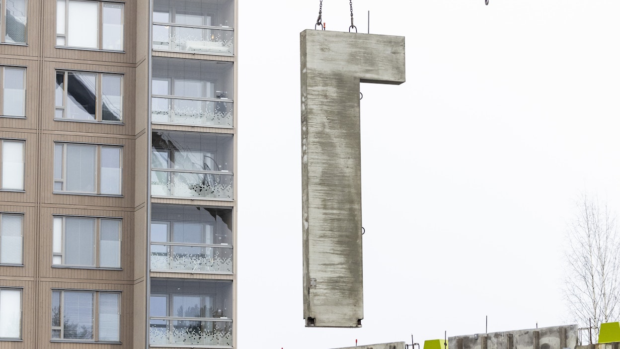 Betonirakenteinen kerrostalo tekeillä. Kuvituskuva.