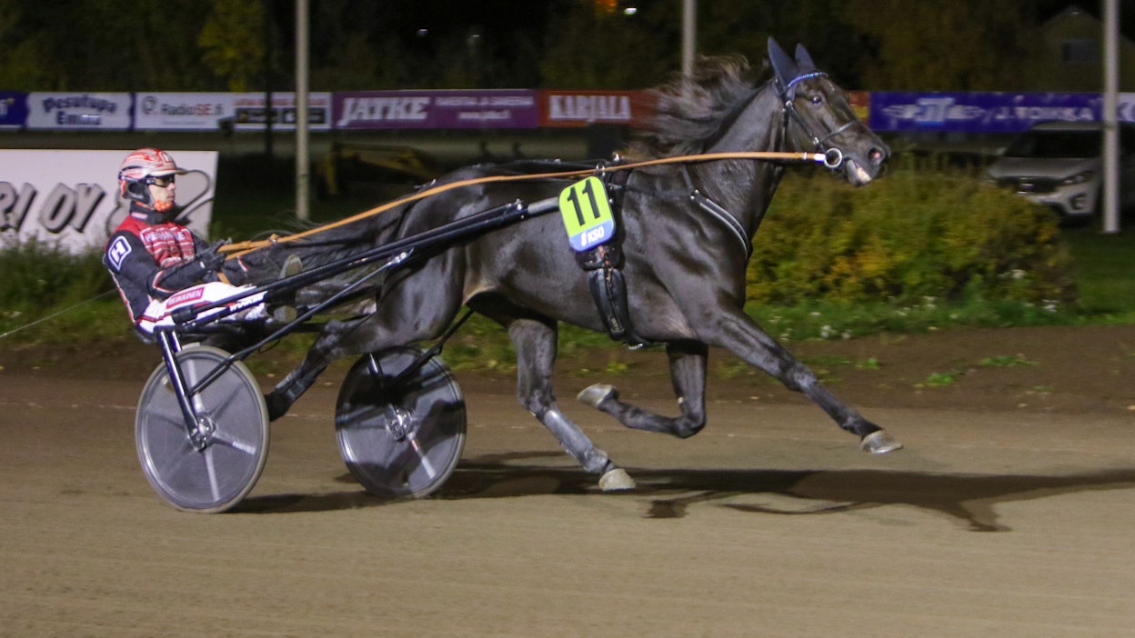 Combat Fighter tähtää Jokimaalla koko matkan johtoon.