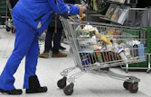Yhdenmukaistetun kuluttajahintaindeksin mukainen inflaatio oli Suomessa helmikuussa 7,9 prosenttia eli sama kuin tammikuussa.  LEHTIKUVA / HEIKKI SAUKKOMAA. 