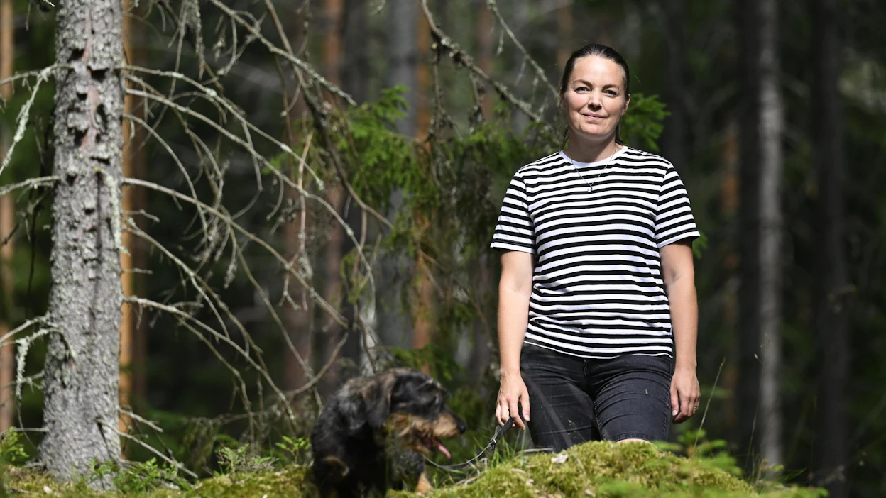 Helsingin Erä-Ämmien puheenjohtaja Sanni Lopperi kertoo päätyneensä metsästäjäksi koiraharrastuksen kautta. LEHTIKUVA / VESA MOILANEN.