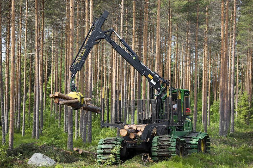 Monet puunmyyjät odottelevat alkukesää, koska silloin puusta maksetaan monesti vuoden paras hinta.