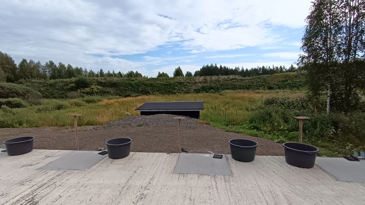 Trap-rata. Trap on haulikkolaji, jossa ammutaan heittimistä ilmaan lähetettäviä savikiekkoja.
