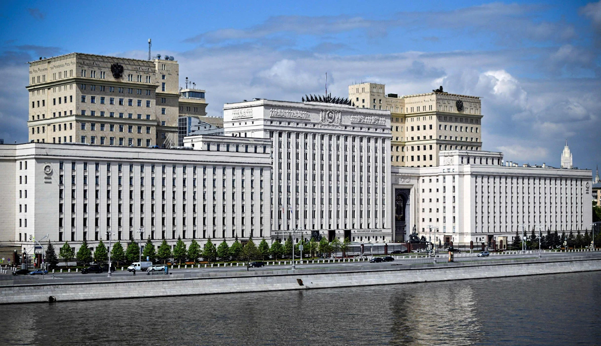 Venäjän ilmatorjunta on pudottanut kymmenen ukrainalaista taistelulennokkia, jotka oli suunnattu kohti Moskovaa. Kuvituskuvassa Venäjän puolustusministeriö Moskovassa. LEHTIKUVA / AFP.