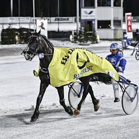 Ängsbrage voitti viime vuonna joulupäivänä T75-lähdön Uumajassa.