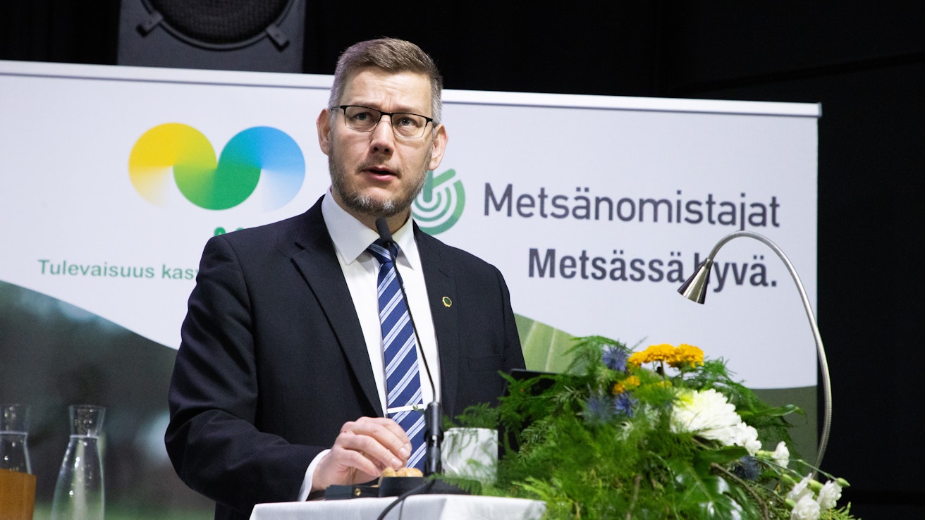 MTK:n valtuuskunnan puheenjohtaja Eerikki Viljanen kiitti avauspuheenvuorossaan kaikkia ruokamarsseille osallistuneita.