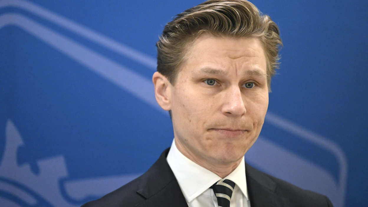 Puolustusministeri Antti Häkkänen (kok.) on tehnyt kuusi kielteistä kiinteistökauppojen lupapäätöstä. LEHTIKUVA / Mikko Stig.