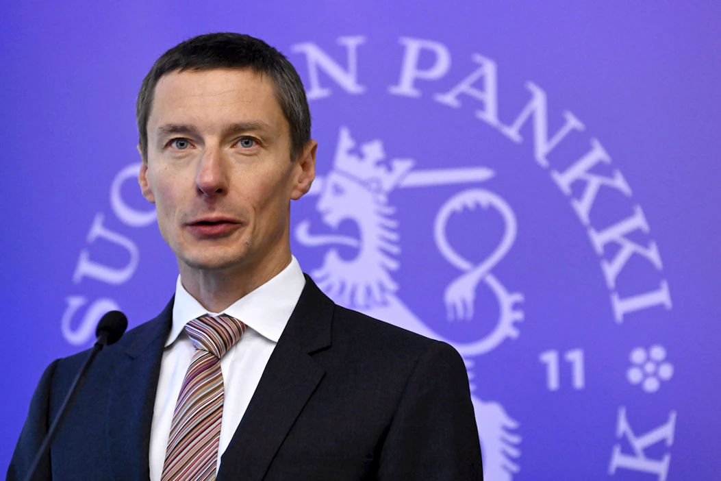 Kansainvälisen valuuttarahaston valtuuskunnan johtaja Wojciech Maliszewski lehdistötilaisuudessa Helsingissä. LEHTIKUVA / Markku Ulander.
