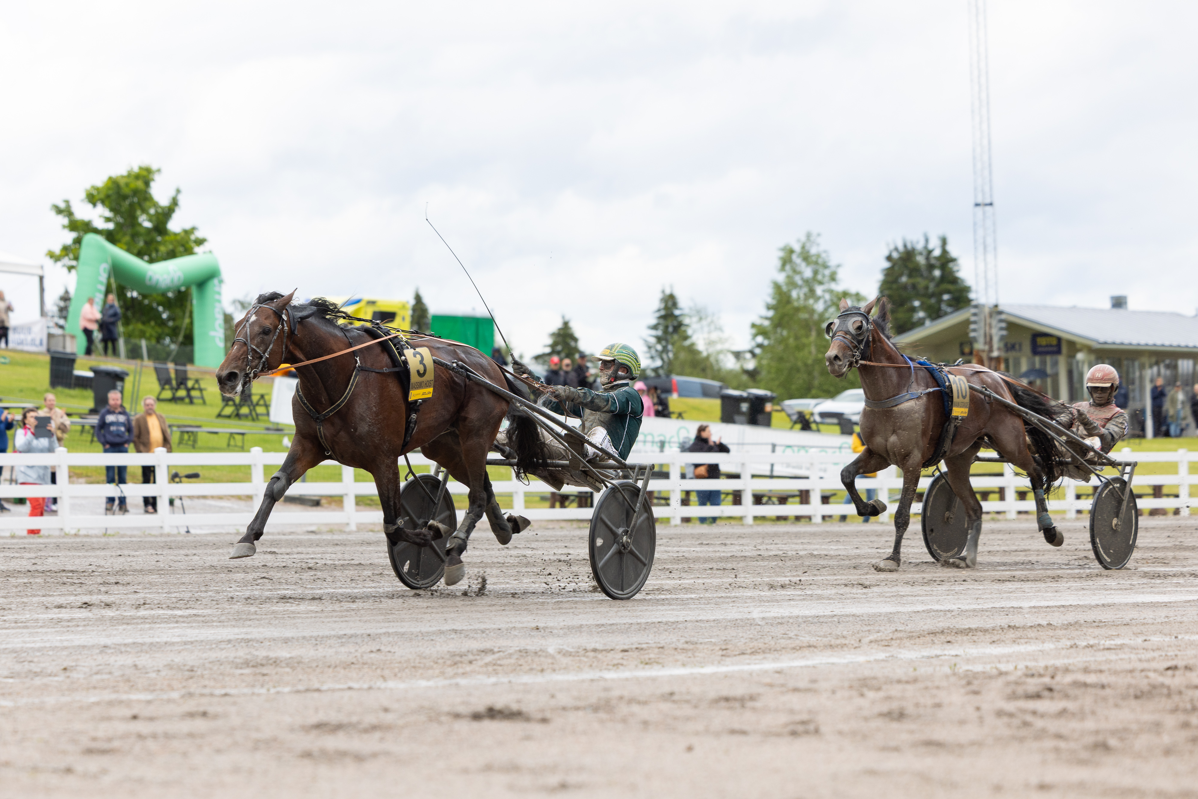 Suur-Hollola-ajossa Massimo Hoist oli ykkönen ennen Main Stagea. Suome Mestaruudessa kova kaksikko kohtaa jälleen.