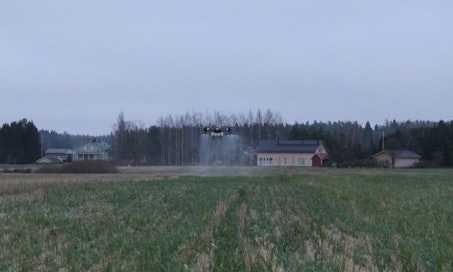 Lumihometta torjuttiin maatalousdonen avulla syysvehnälohkolla marraskuussa Loimaalla. 