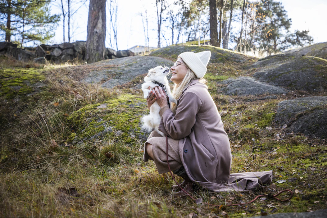 Pilvi Hämäläisellä on omien sanojensa mukaan hirveä kaipuu metsään. Metsässä hän liikkuu usein vuoden ikäisen Humppa-koiransa kanssa.