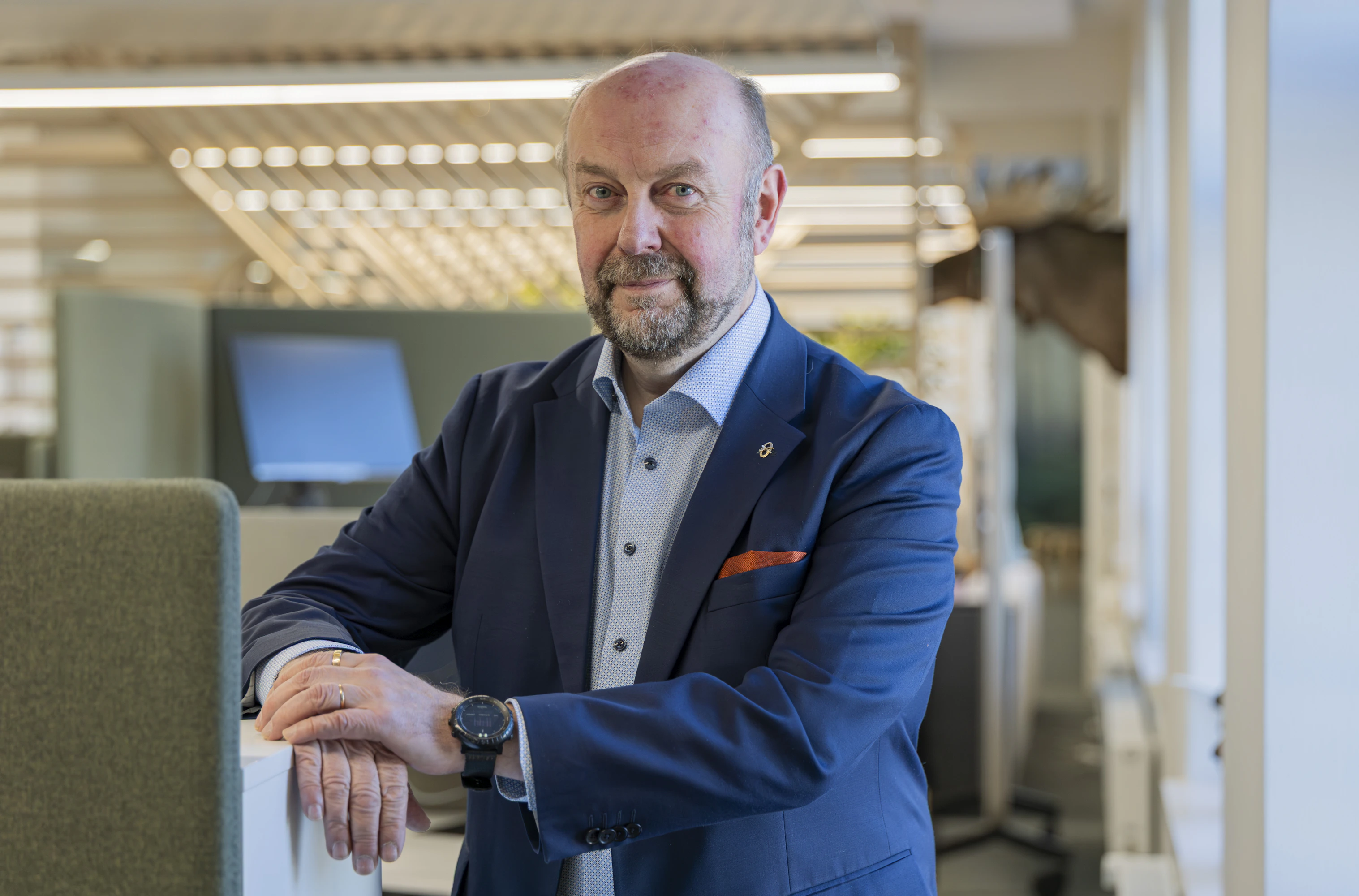 ”Myrskyjen aiheuttamat pitkät sähkökatkot ovat viimeistään osoittaneet maatiloille varavoiman tärkeyden”, sanoo MTK:n strategia- ja huoltovarmuusjohtaja Markus Lassheikki.