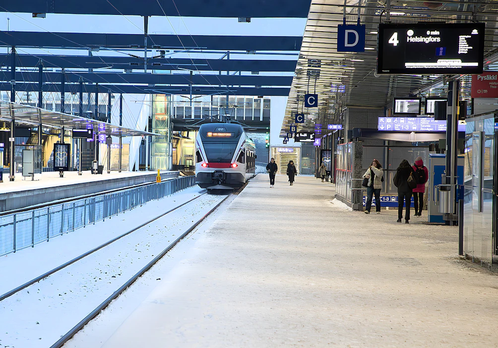 Matkustajajunaliikenne pysähtyy lähes kokonaan lakkojen vuoksi. Vain Pohjois-Suomen yöjunat kulkevat.